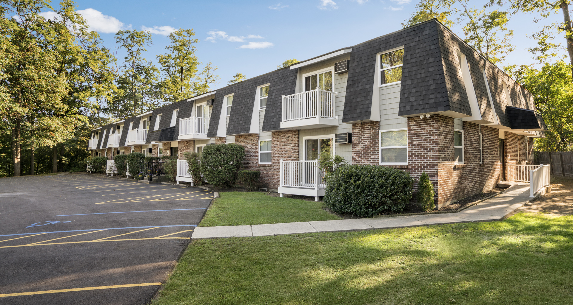 Brookview Court Apartments Apartments in Schenectady, NY